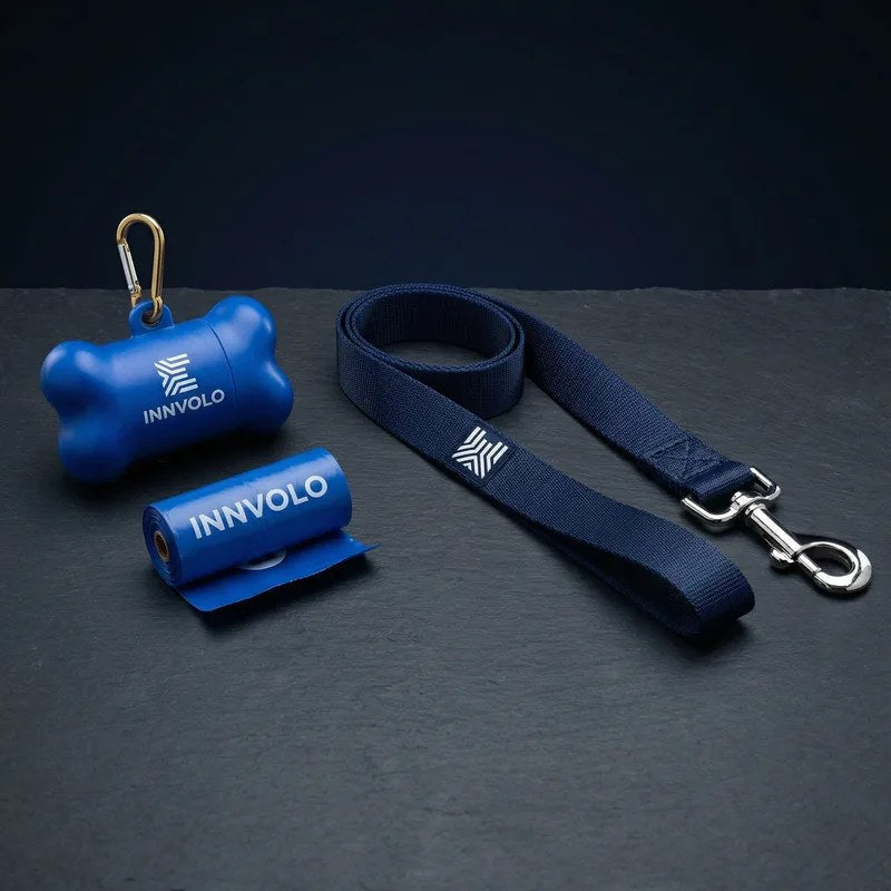 Kit de accesorios con dispensador y bolsas de INNVOLO, listo para personalizar con el logo del cliente